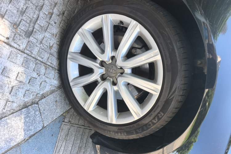 Used Audi A6L 2018 30th Anniversary Edition TFSI Trendy Model Right Front Wheel Hub