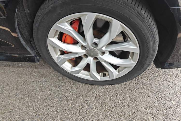 Used Audi A6L  Right Front Wheel Hub