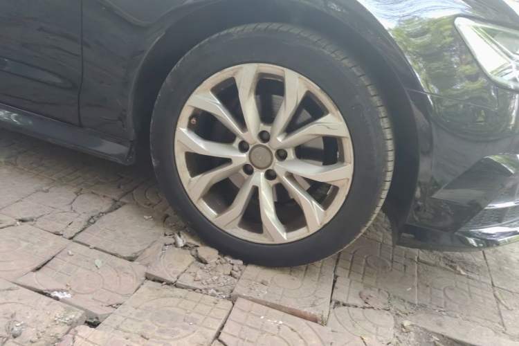 Used Audi A6L 2018 30th Anniversary Edition 35 TFSI Fashion Model Right Front Wheel Hub