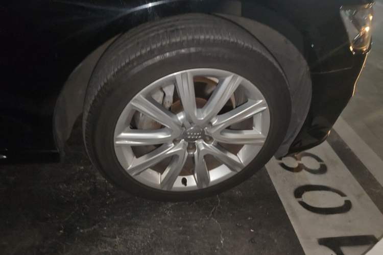 Used Audi A6L 2018 30th Anniversary Edition TFSI Trendy Model Right Front Wheel Hub