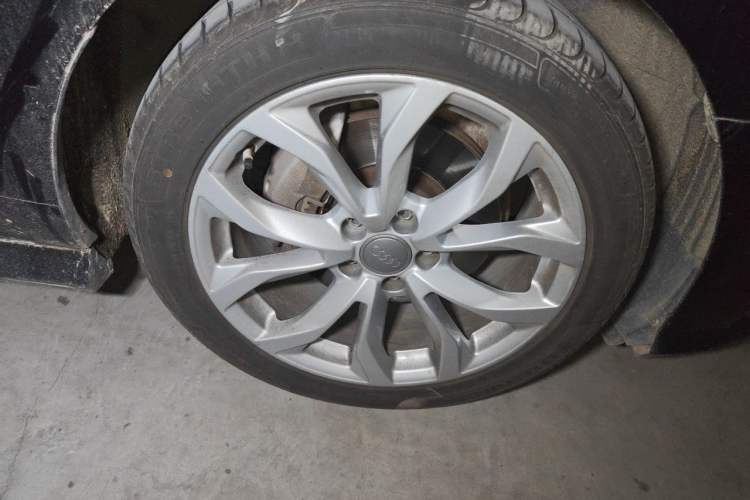 Used Audi A6L 2018 35 TFSI Collector's Edition Right Front Wheel Hub