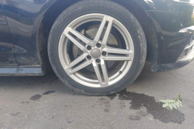 Used Audi A6L 2018 30th Anniversary Edition 30 FSI Style Model Right Front Wheel Hub