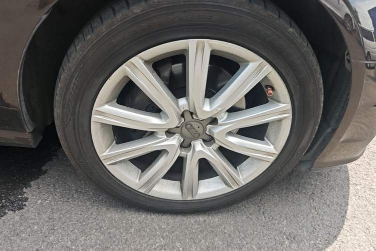 Used Audi A6L 2018 30th Anniversary Edition TFSI Trendy Model Right Front Wheel Hub