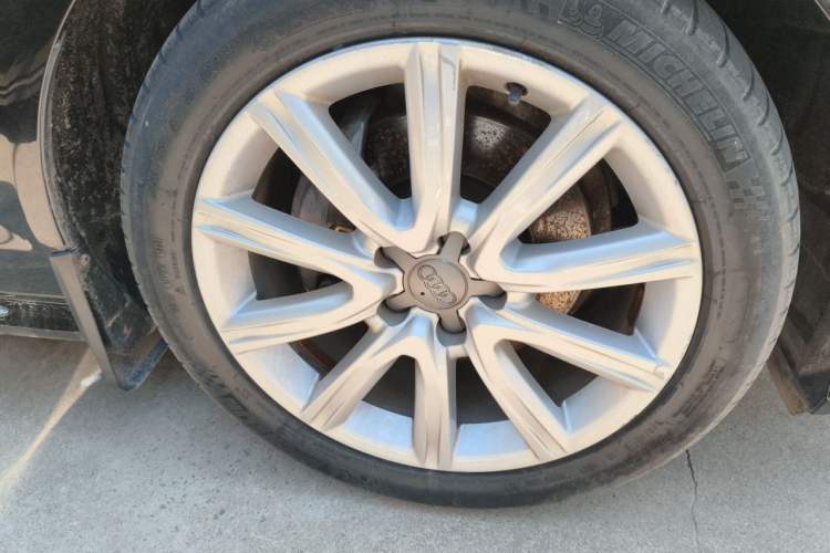 Used Audi A6L 2018 30th Anniversary Edition TFSI Trendy Model Right Front Wheel Hub