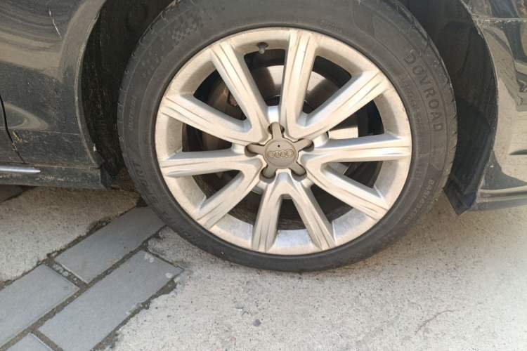 Used Audi A6L 2018 30th Anniversary Edition TFSI Trendy Model Right Front Wheel Hub