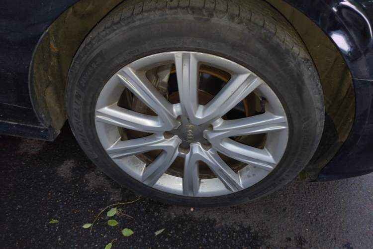 Used Audi A6L 2018 30th Anniversary Edition TFSI Trendy Model Right Front Wheel Hub