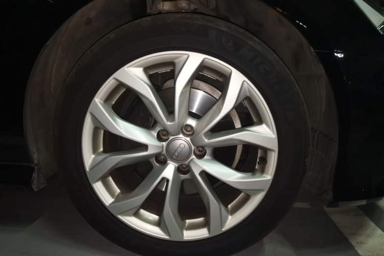 Used Audi A6L 2018 30th Anniversary Edition 35 TFSI Fashion Model Right Front Wheel Hub
