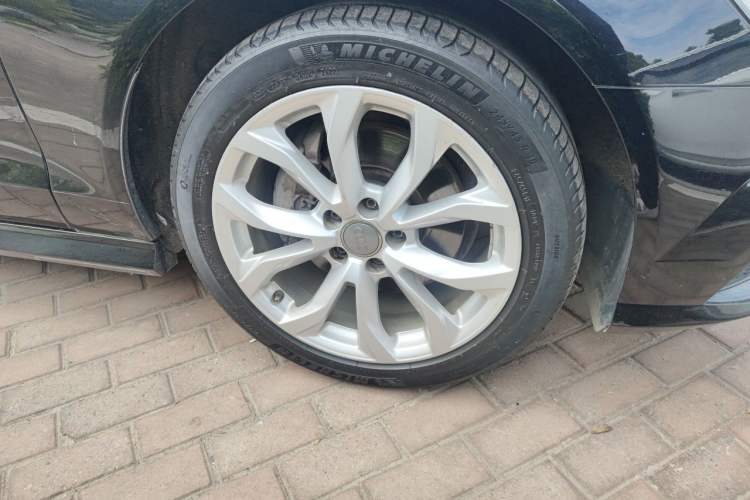 Used Audi A6L 2018 30th Anniversary Edition 35 TFSI Fashion Model Right Front Wheel Hub