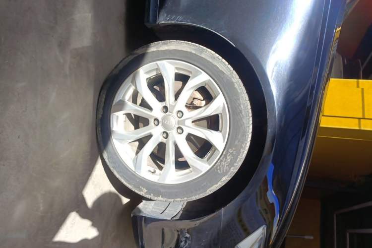 Used Audi A6L 2018 30th Anniversary Edition 35 TFSI Fashion Model Right Front Wheel Hub