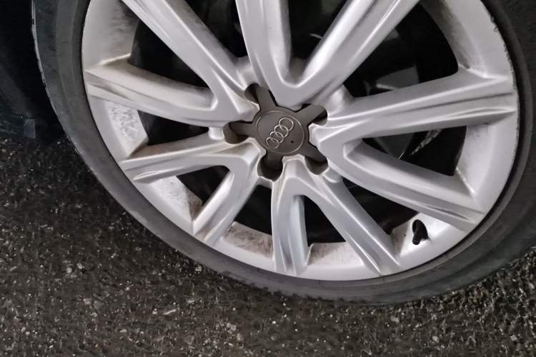 Used Audi A6L 2018 30th Anniversary Edition TFSI Trendy Model Right Front Wheel Hub