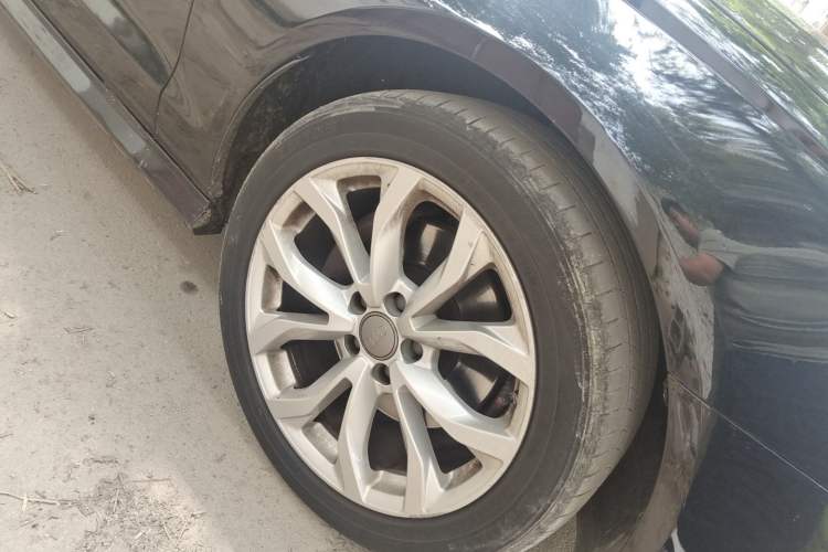Used Audi A6L 2018 30th Anniversary Edition 35 TFSI Fashion Model Right Front Wheel Hub