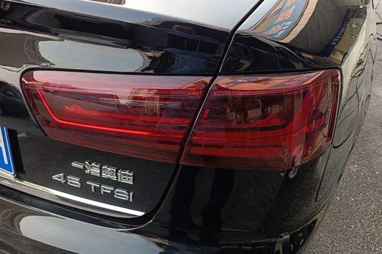 Used Audi A6L 2018 30th Anniversary Edition TFSI Trendy Model Right Rear Taillight