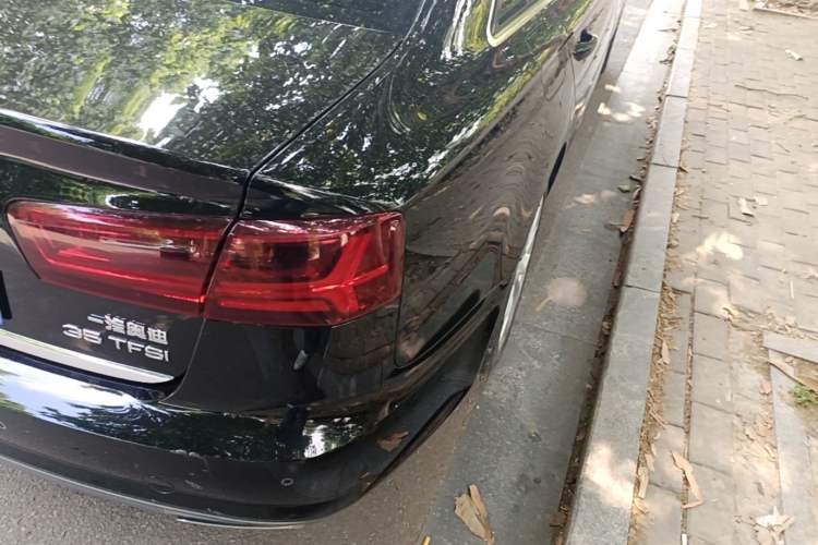 Used Audi A6L 2018 30th Anniversary Edition 35 TFSI Fashion Model Right Rear Taillight