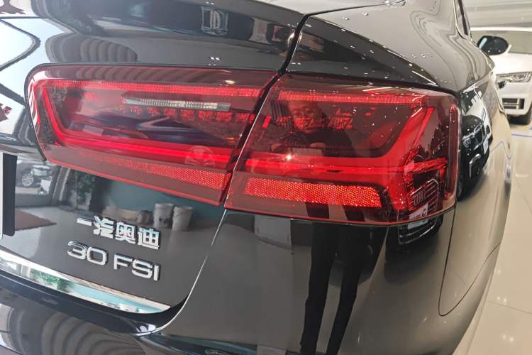 Used Audi A6L 2018 30th Anniversary Edition 30 FSI Style Model Right Rear Taillight