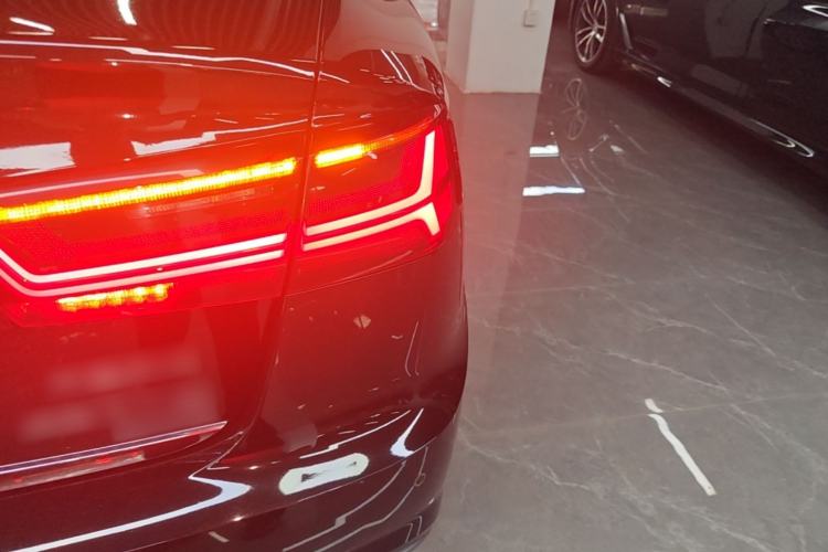 Used Audi A6L 2018 30th Anniversary Edition 45 TFSI quattro Sport model Right Rear Taillight