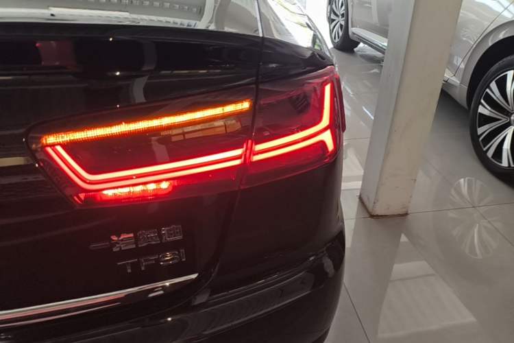 Used Audi A6L 2018 30th Anniversary Edition TFSI Trendy Model Right Rear Taillight