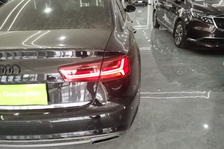 Used Audi A6L 2018 30th Anniversary Edition 45 TFSI quattro Sport model Right Rear Taillight