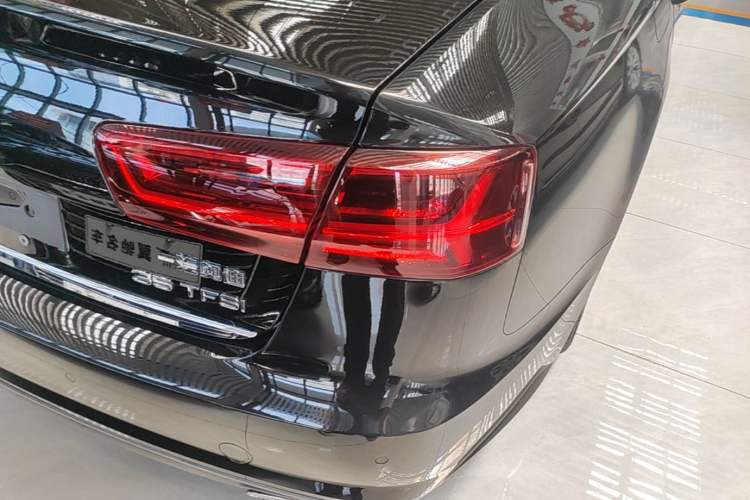 Used Audi A6L 2018 30th Anniversary Edition 35 TFSI Fashion Model Right Rear Taillight