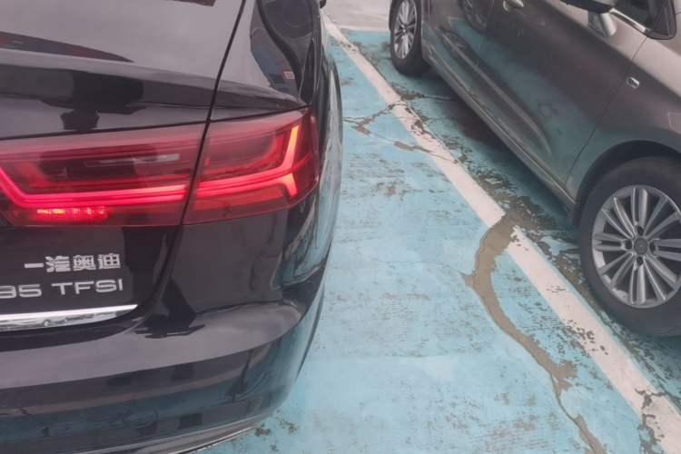 Used Audi A6L 2018 30th Anniversary Edition 35 TFSI Fashion Model Right Rear Taillight