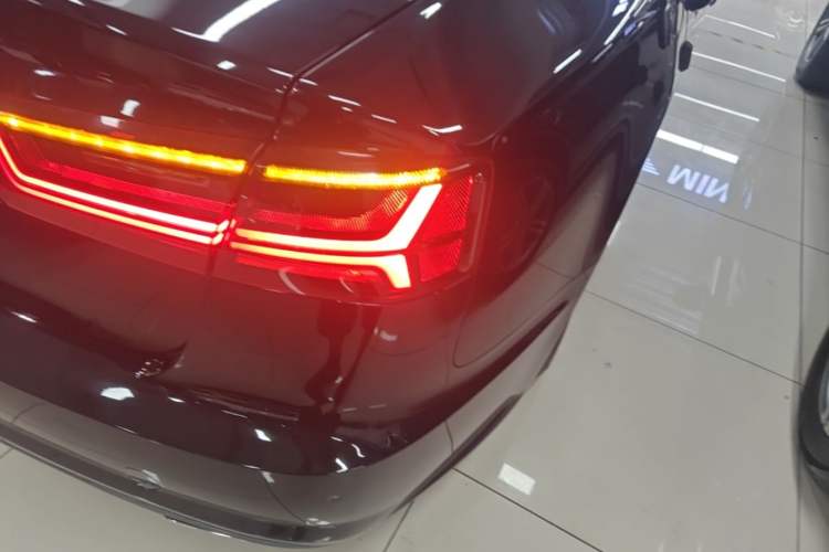 Used Audi A6L 2018 30th Anniversary Edition 35 TFSI Fashion Model Right Rear Taillight