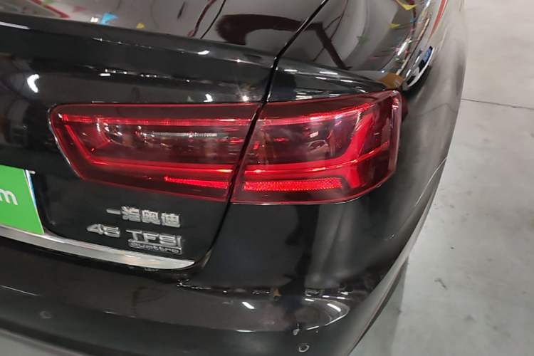 Used Audi A6L 2018 30th Anniversary Edition 45 TFSI quattro Sport model Right Rear Taillight