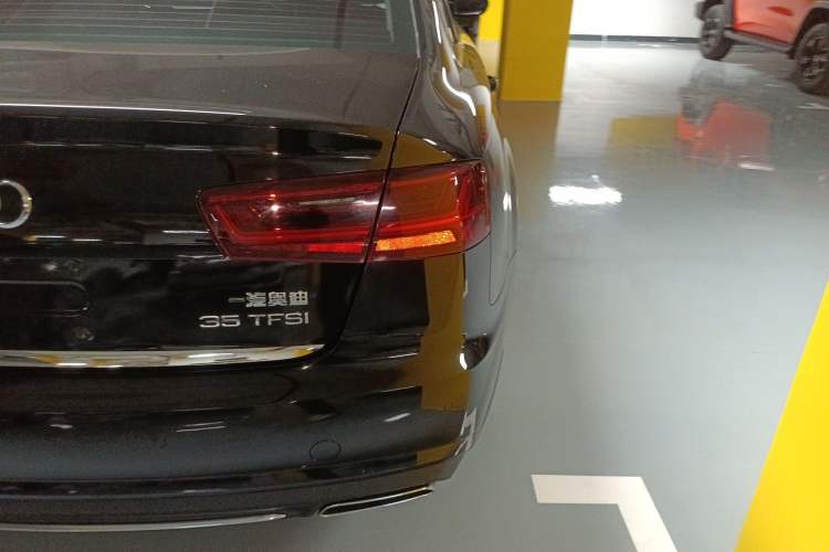 Used Audi A6L 2018 30th Anniversary Edition 35 TFSI Fashion Model Right Rear Taillight