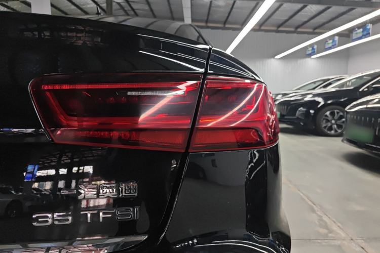 Used Audi A6L 2018 30th Anniversary Edition 35 TFSI Sport Edition Right Rear Taillight