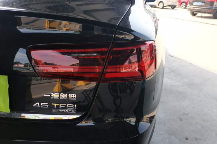 Used Audi A6L 2018 30th Anniversary Edition 45 TFSI quattro Sport model Right Rear Taillight