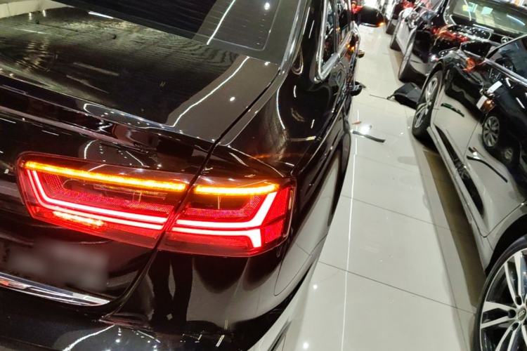Used Audi A6L 2018 30th Anniversary Edition 35 TFSI Fashion Model Right Rear Taillight