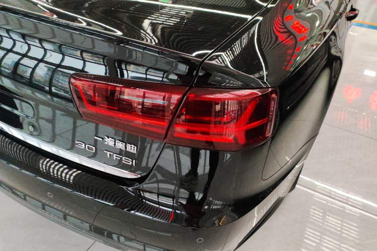 Used Audi A6L 2018 30th Anniversary Edition TFSI Trendy Model Right Rear Taillight
