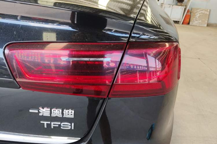 Used Audi A6L 2018 30th Anniversary Edition 35 TFSI Fashion Model Right Rear Taillight