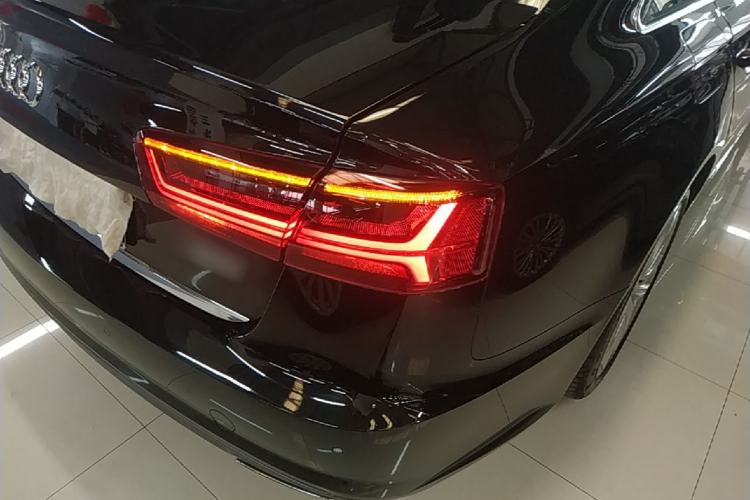 Used Audi A6L 2018 30th Anniversary Edition 45 TFSI quattro Sport model Right Rear Taillight