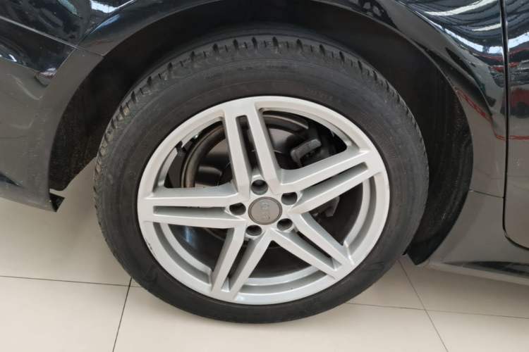 Used Audi A6L 2018 30th Anniversary Edition 30 FSI Style Model Right Rear Wheel Hub