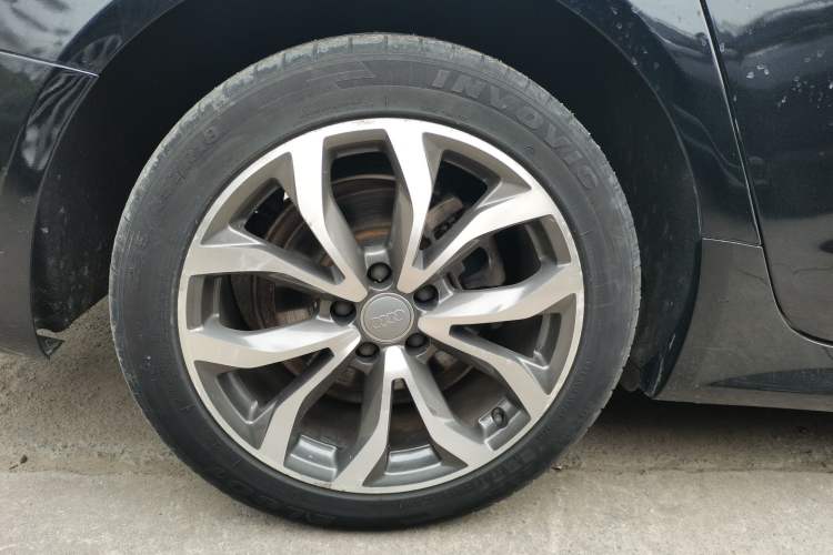 Used Audi A6L 2018 30th Anniversary Edition 35 TFSI Fashion Model Right Rear Wheel Hub