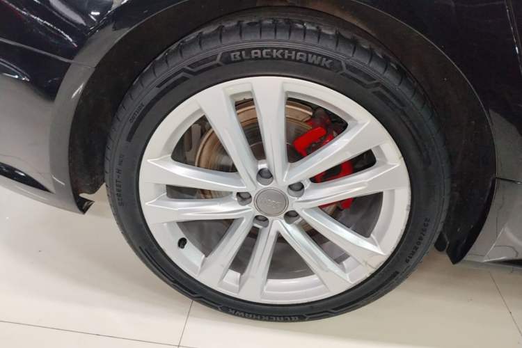 Used Audi A6L 2018 30th Anniversary Edition 35 TFSI Sport Edition Right Rear Wheel Hub