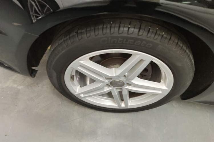 Used Audi A6L 2018 30th Anniversary Edition 30 FSI Style Model Right Rear Wheel Hub