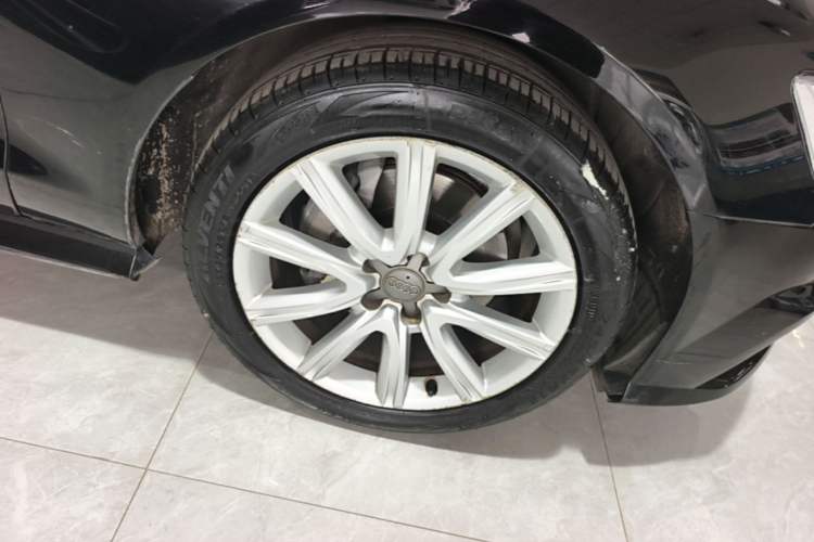 Used Audi A6L 2018 30th Anniversary Edition 35 TFSI Fashion Model Right Rear Wheel Hub