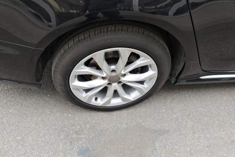 Used Audi A6L 2018 30th Anniversary Edition 35 TFSI Fashion Model Right Rear Wheel Hub