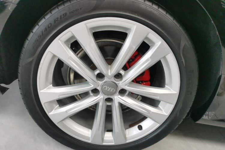 Used Audi A6L 2018 30th Anniversary Edition 35 TFSI Sport Edition Right Rear Wheel Hub