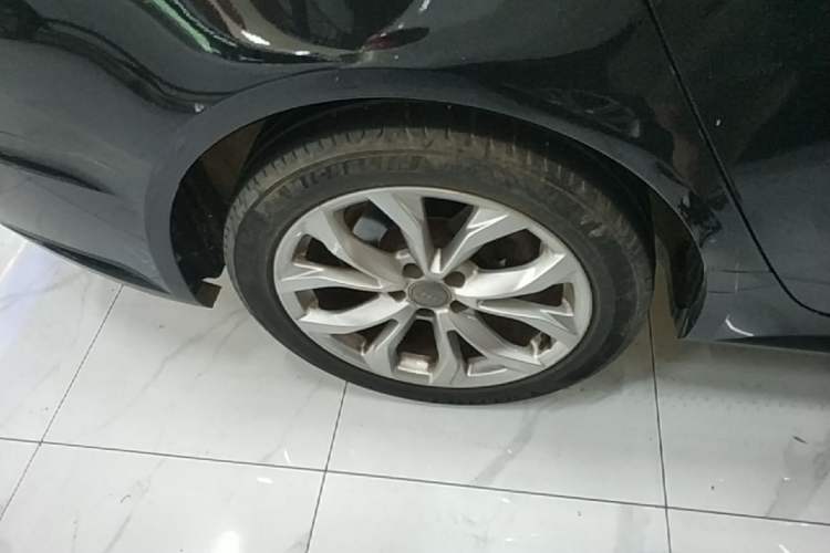 Used Audi A6L 2018 30th Anniversary Edition 35 TFSI Fashion Model Right Rear Wheel Hub