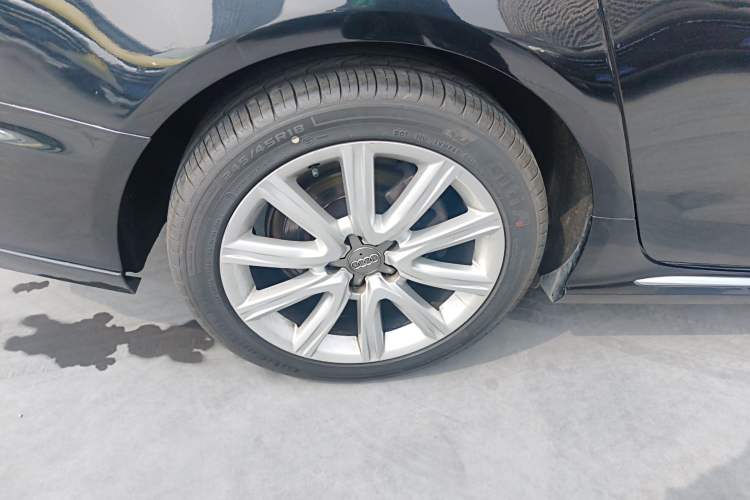 Used Audi A6L 2018 30th Anniversary Edition TFSI Trendy Model Right Rear Wheel Hub