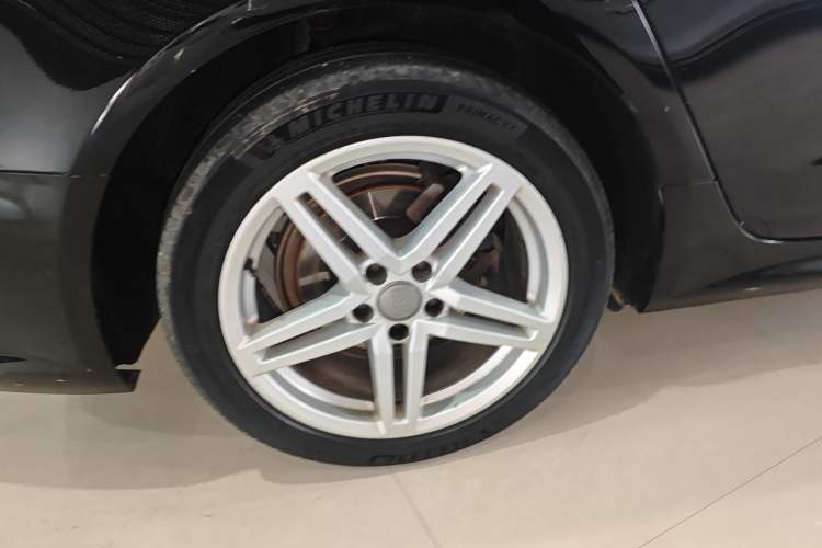 Used Audi A6L 2018 30th Anniversary Edition 30 FSI Style Model Right Rear Wheel Hub