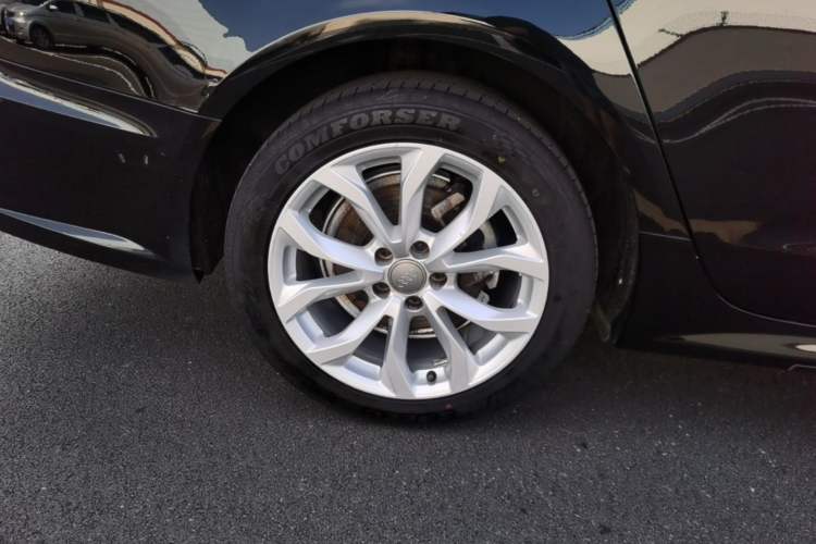 Used Audi A6L 2018 30th Anniversary Edition 35 TFSI Fashion Model Right Rear Wheel Hub