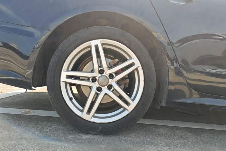 Used Audi A6L 2018 30th Anniversary Edition 30 FSI Style Model Right Rear Wheel Hub