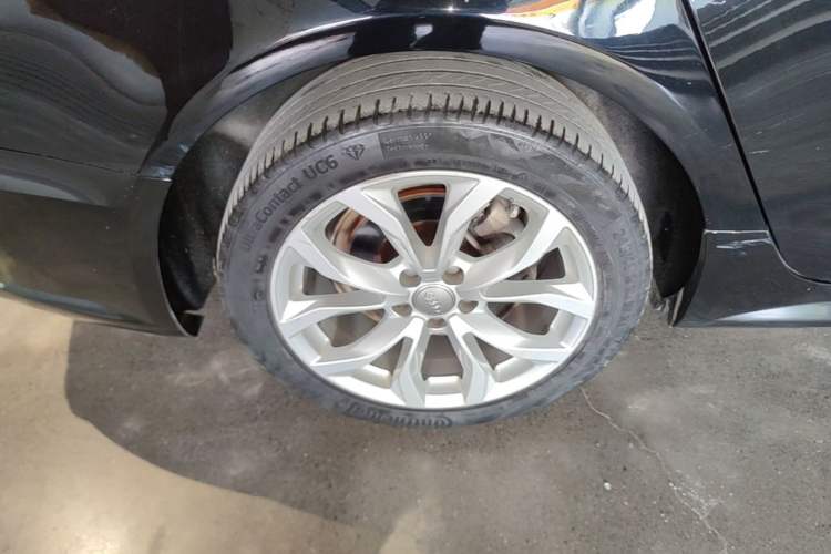 Used Audi A6L 2018 30th Anniversary Edition 35 TFSI Fashion Model Right Rear Wheel Hub