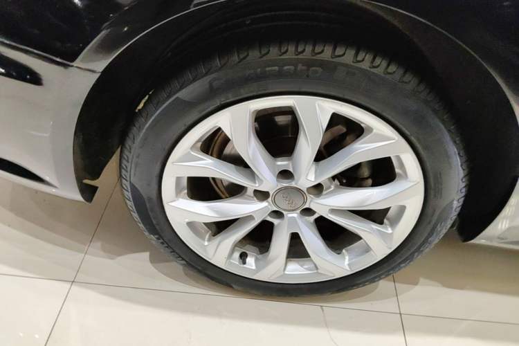 Used Audi A6L 2018 30th Anniversary Edition 35 TFSI Fashion Model Right Rear Wheel Hub