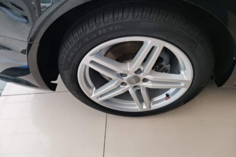 Used Audi A6L 2018 30th Anniversary Edition 30 FSI Style Model Right Rear Wheel Hub