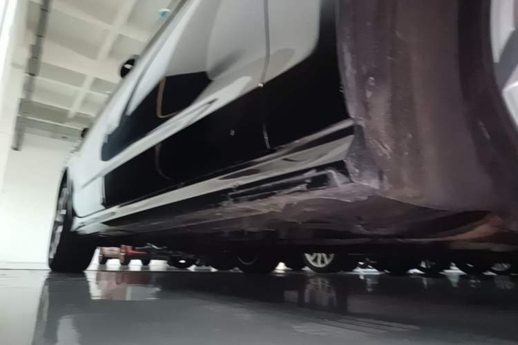Used Audi A6L 2018 30th Anniversary Edition 35 TFSI Fashion Model Right Side Sill