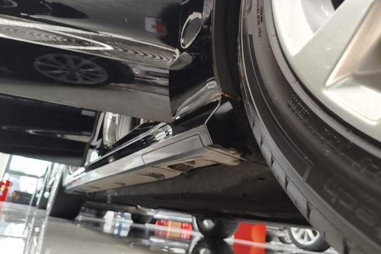 Used Audi A6L 2018 30th Anniversary Edition 35 TFSI Sport Edition Right Side Sill