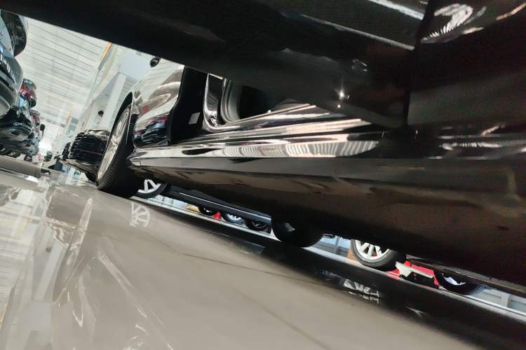 Used Audi A6L 2018 30th Anniversary Edition TFSI Trendy Model Right Side Sill